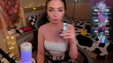 Lucy online show from December 15, 12:49 pm