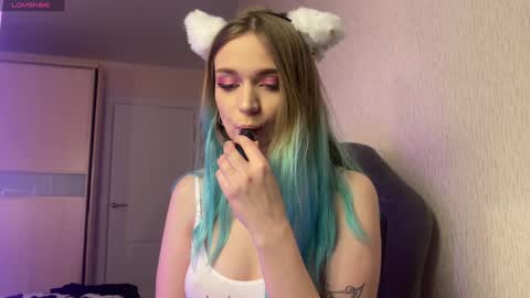 Lucy online show from January 6, 9:43 pm