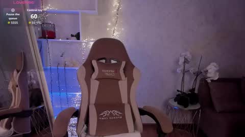 Lucy online show from October 1, 10:53 am