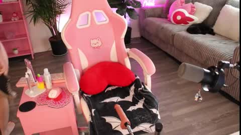 Lucy online show from March 20, 10:58 pm