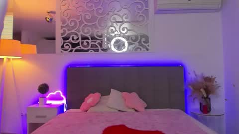 LuisaClover online show from February 16, 1:22 pm