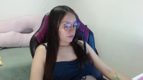 Vicky online show from December 5, 5:39 pm