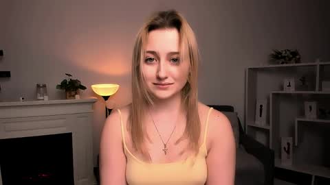 Lily online show from April 5, 8:52 pm