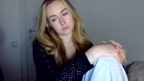 Lulu Baby18 online show from April 10, 6:58 pm