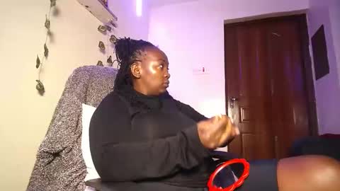 lulu_sparks1 online show from January 12, 3:23 am