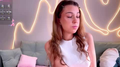 lulu berry online show from April 30, 2:28 am