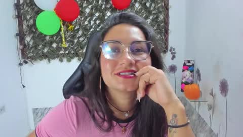 Luna  online show from November 5, 9:09 pm