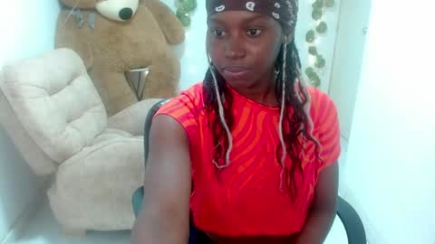 luna253951 online show from June 3, 2:44 pm