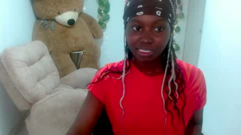 luna_bella882689 online show from June 3, 3:06 pm