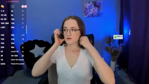 luna_berryy online show from February 22, 8:15 pm