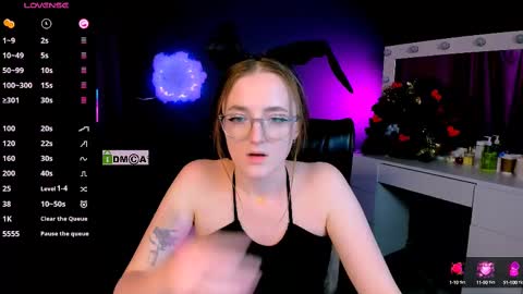 luna_berryy online show from February 22, 6:39 am