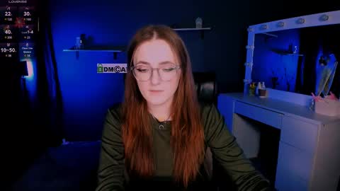 luna_berryy online show from March 10, 8:34 pm