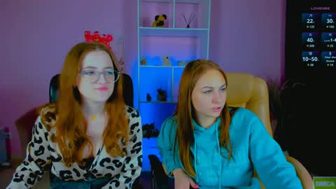 luna_berryy online show from December 3, 7:11 pm