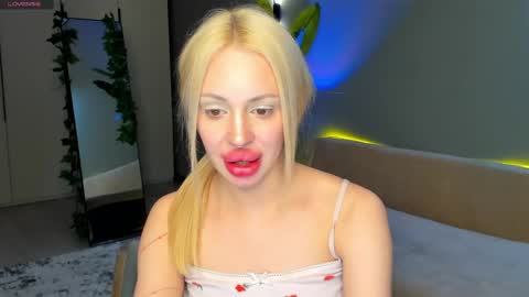 luna_beverly online show from March 23, 10:16 pm