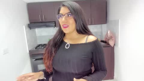 luna  online show from March 3, 11:16 am