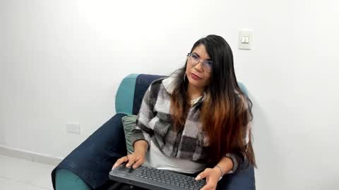 luna  online show from March 6, 11:25 am