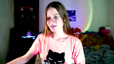 luna_evan online show from December 22, 12:30 pm