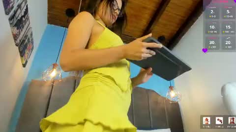 luna_honey9 online show from June 25, 3:06 am