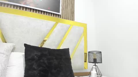 luna_naughty1 online show from November 15, 6:53 pm