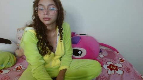 luna_rios69 online show from June 3, 2:45 am