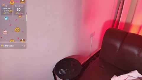 luna vex online show from November 30, 5:22 am