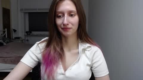 L U N A  online show from December 5, 6:35 am