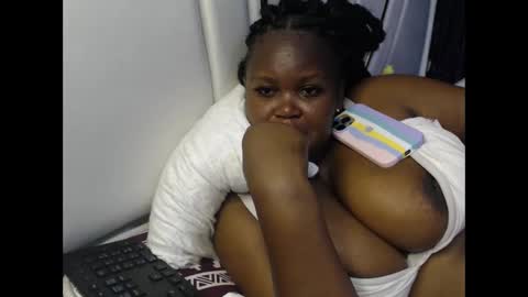 lunabloom01 online show from October 11, 8:19 am