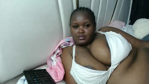 lunabloom01 online show from October 7, 8:57 pm