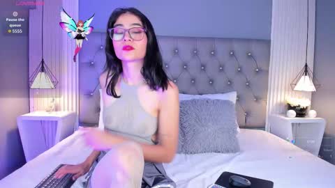 Luna  online show from November 10, 5:19 pm