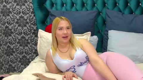 LunaHouston online show from October 11, 4:53 pm