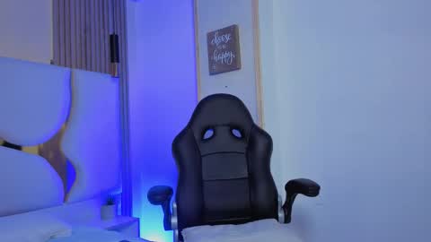 Luna  online show from November 8, 10:26 pm