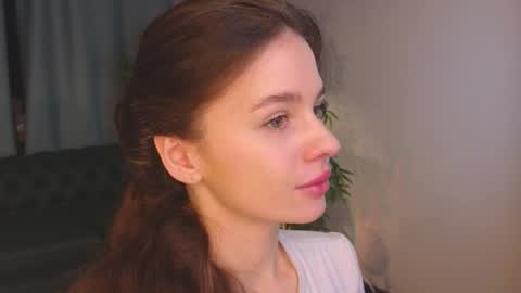 lunaolivia_ online show from February 10, 12:41 pm