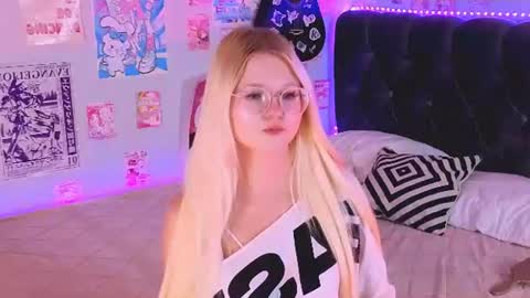 lunariafox online show from July 28, 8:52 pm