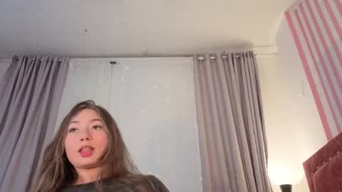 lunavelvet7 online show from May 21, 10:19 pm