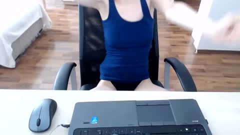 lunavibe_ online show from June 2, 12:06 pm