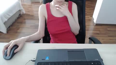 lunavibe_ online show from June 3, 12:17 pm
