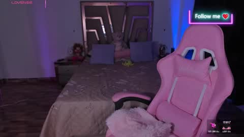 LUNA ROSE online show from March 12, 3:53 am