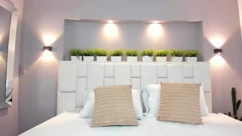 L U N N A online show from October 1, 4:06 am