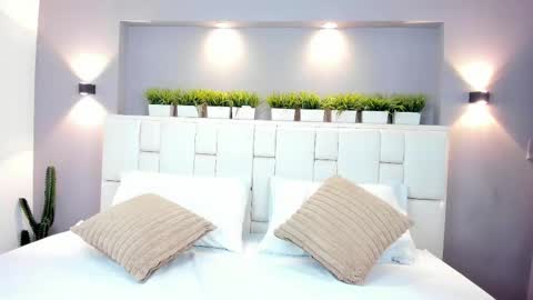 L U N N A online show from November 12, 4:21 am