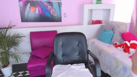 LunoxLili online show from December 31, 3:20 pm