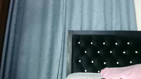 luo_queen online show from January 12, 9:20 pm