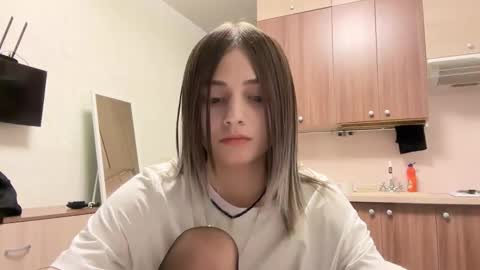 May online show from October 30, 6:20 pm