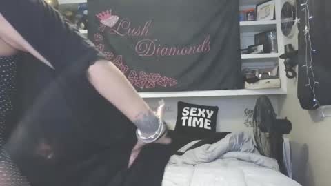 Lush Diamonds online show from February 13, 2:23 am