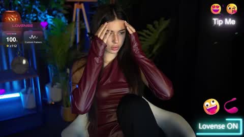 luxeavelyn online show from November 27, 1:03 pm