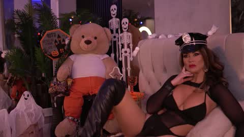 luxennoir online show from November 1, 6:39 am