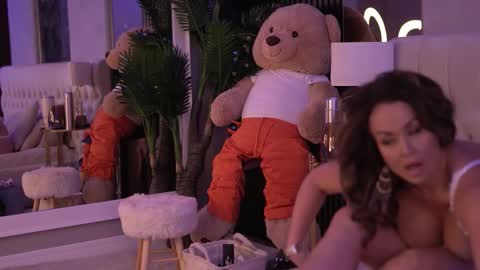 luxennoir online show from November 7, 5:13 am