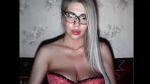 LuxSonyaStar online show from October 6, 8:46 pm