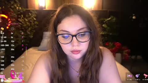 luxsopphia_ online show from July 4, 12:45 pm