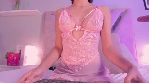 Lya Lee online show from December 17, 9:52 pm