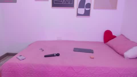  Lycoris  online show from April 16, 9:14 pm